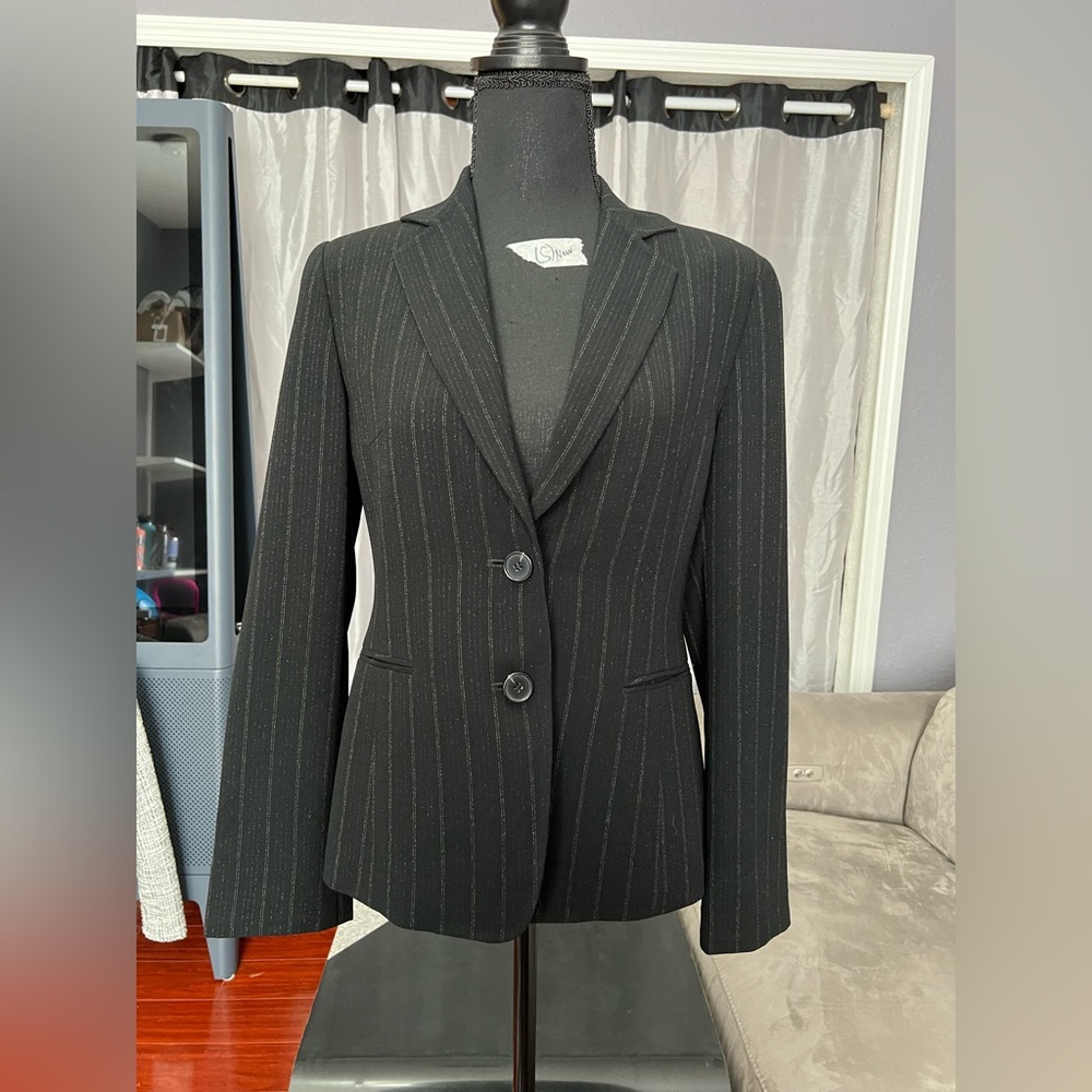 Blazer - Picture 2 of 10